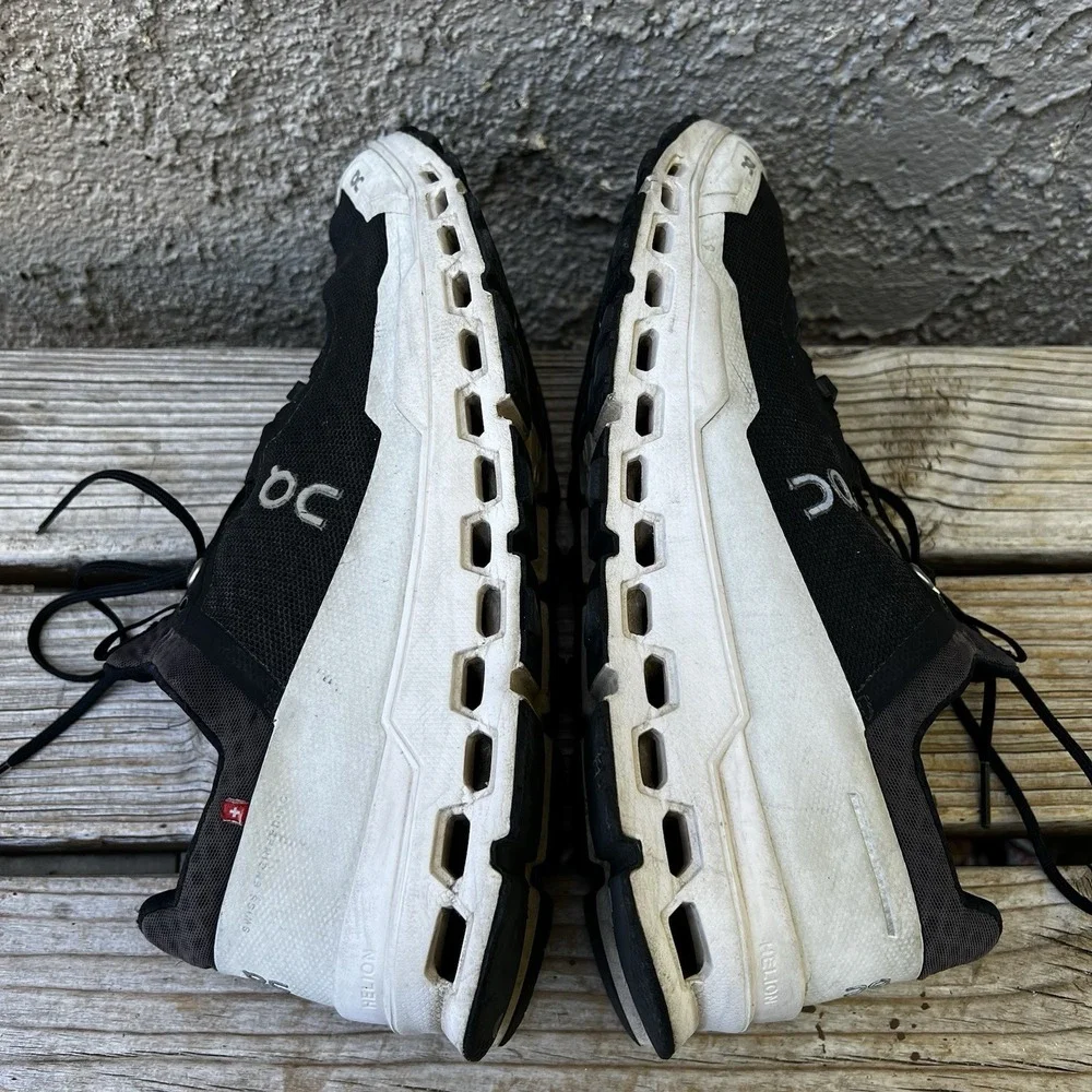 On Cloudultra 2 Shoes Men Size 10 Trail Running Black/White Sneakers